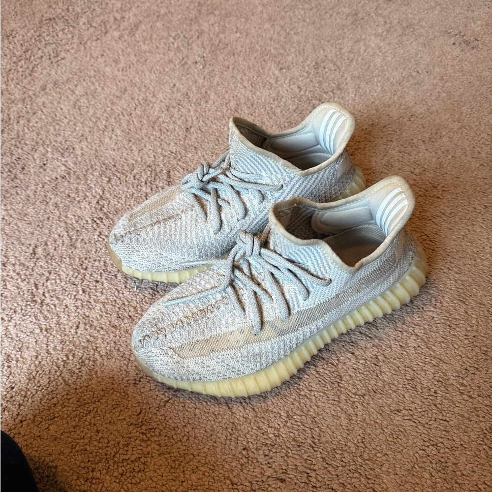 Adidas Yeezy Boost 350 V2 Sneakers